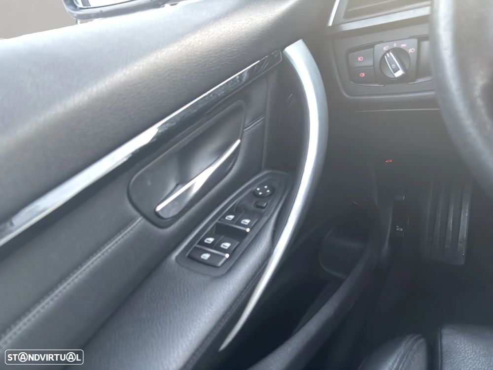 BMW 318 d Line Sport Auto - 12