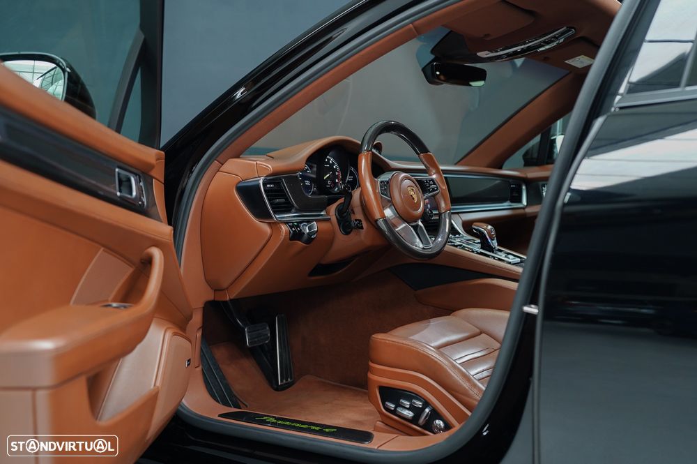 Porsche Panamera Sport Turismo 4 E-Hybrid - 31
