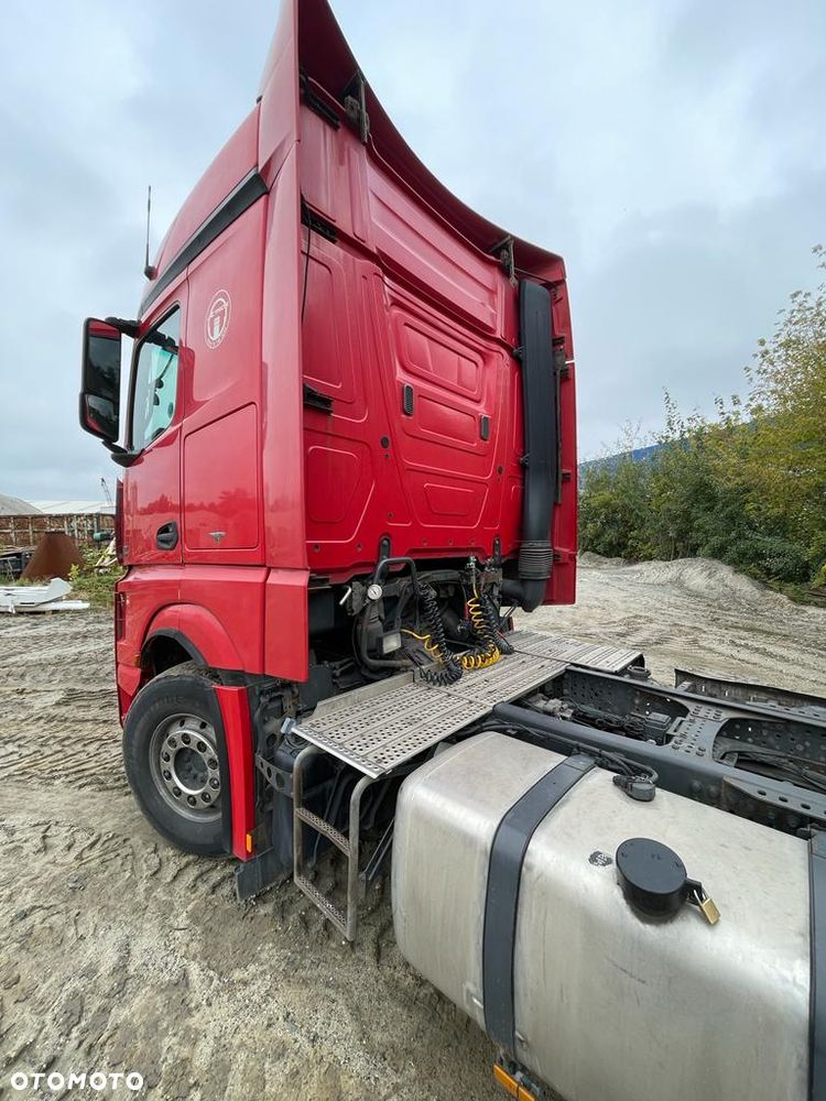 Mercedes-Benz ACTROS - 8