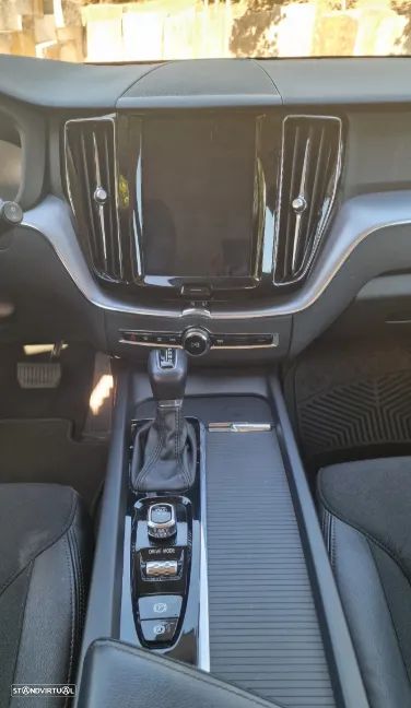 Volvo XC 60 2.0 D4 Momentum Plus Geartronic - 19