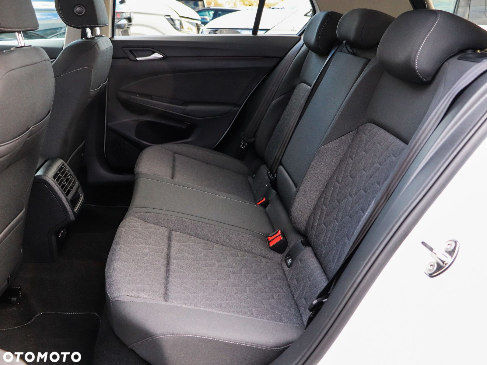 Volkswagen Golf - 12