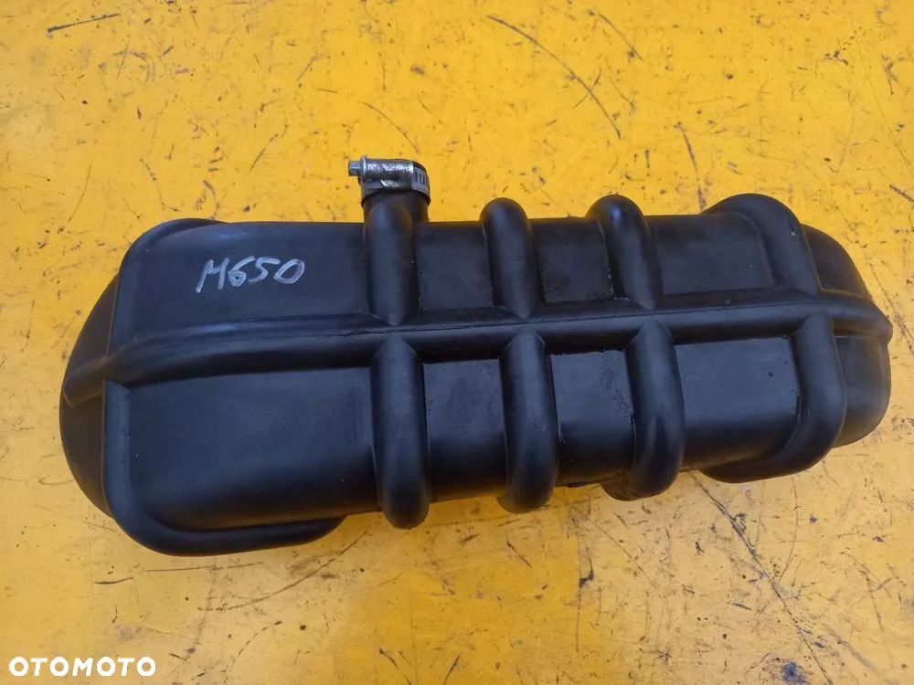 Kolanko dolotu filtra powietrza Deutz Fahr M650 - 1