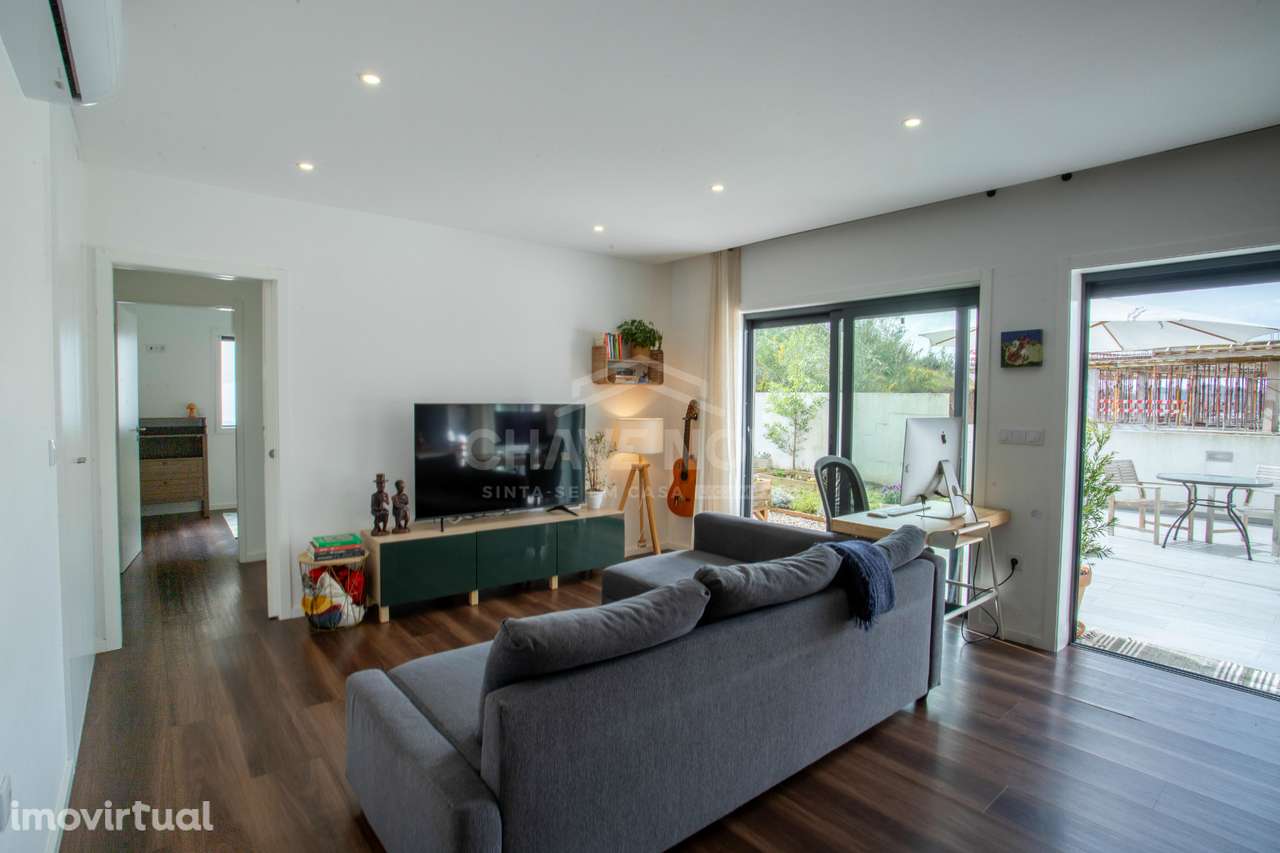 Apartamento T2 com Terraço e jardim privado de aproximadamente 130m2 - Grande imagem: 4/30