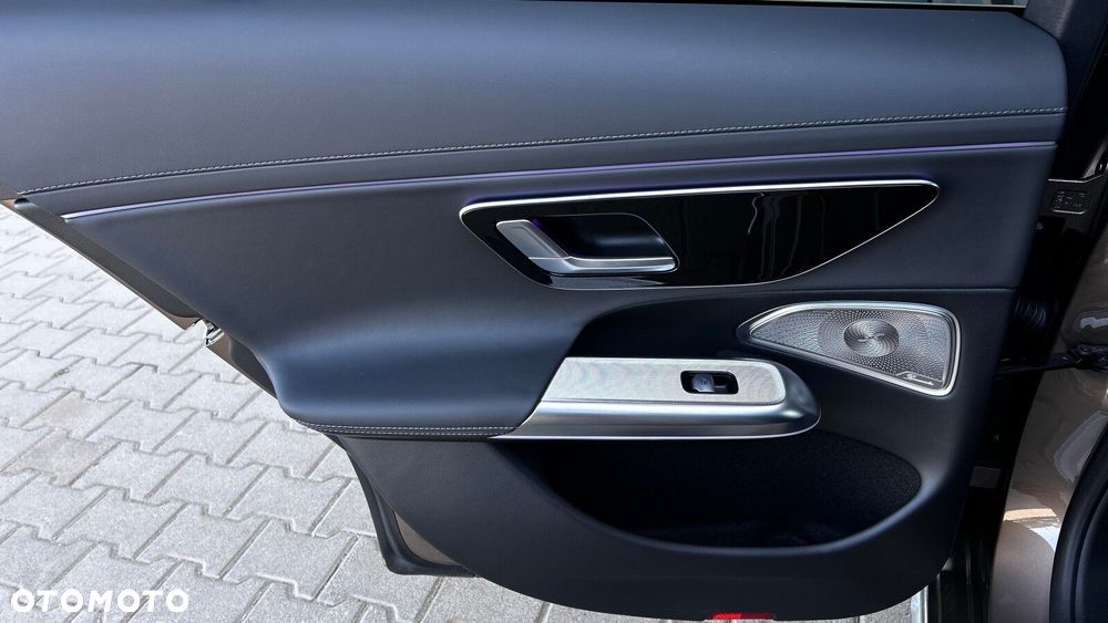 Mercedes-Benz Klasa E 220 d mHEV 4-Matic Exclusive 9G-Tronic - 27