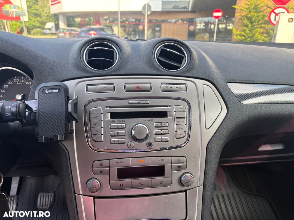 Ford Mondeo 1.8 TDCi Trend - 12