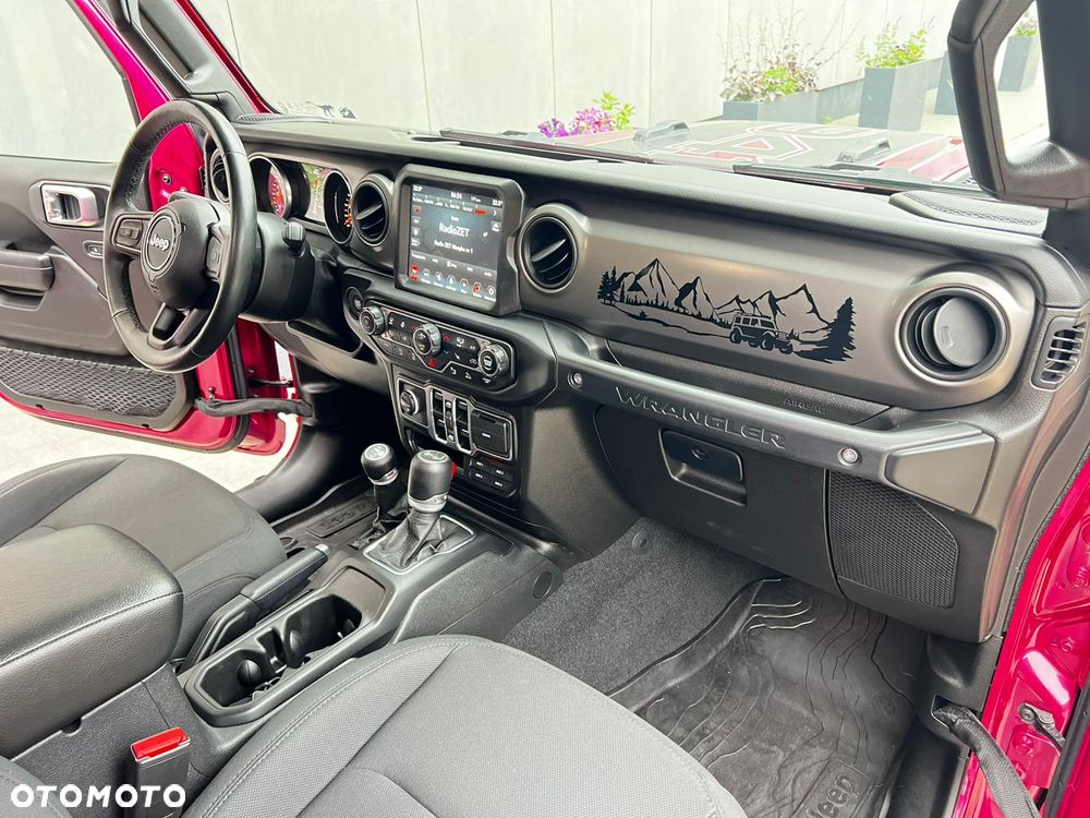 Jeep Wrangler - 12