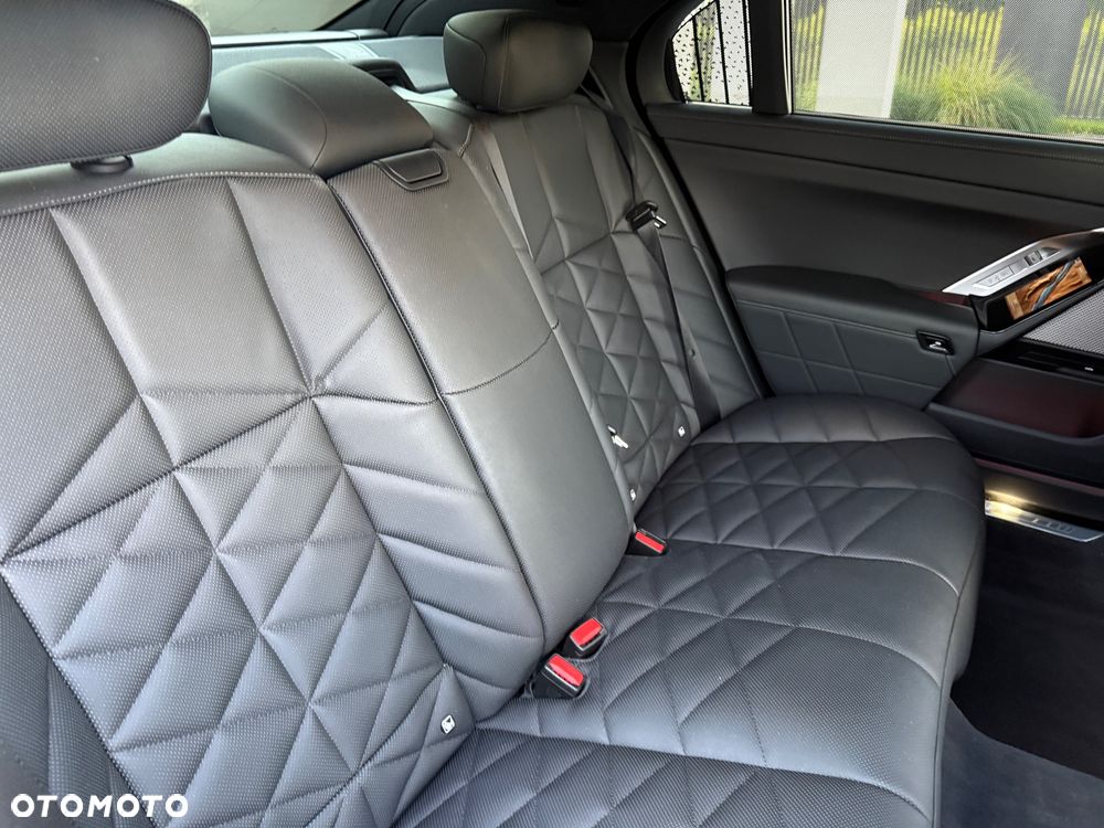 BMW Seria 7 740d xDrive mHEV sport - 19