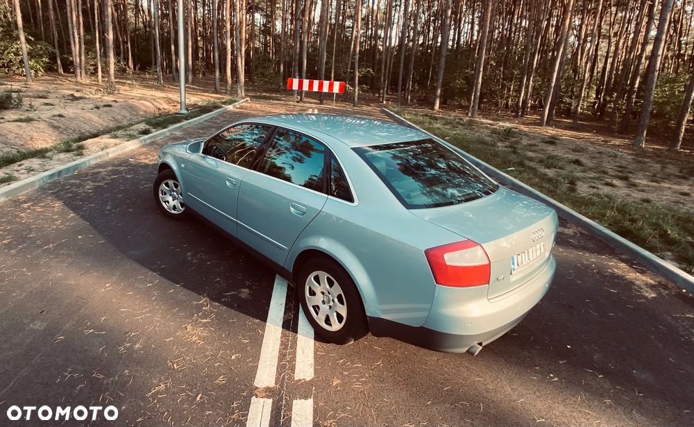 Audi A4 Limousine - 12