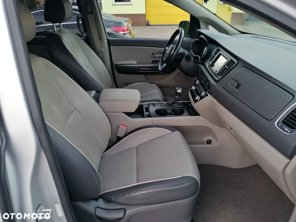 Kia Sedona 3.8 V6 EX - 21