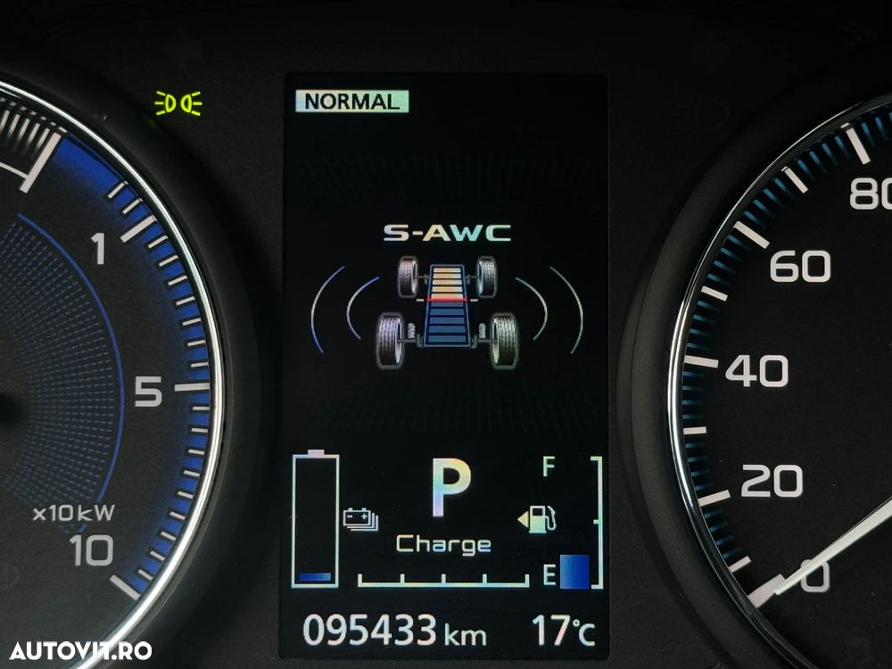 Mitsubishi Outlander 2.4 4WD Plus - 26