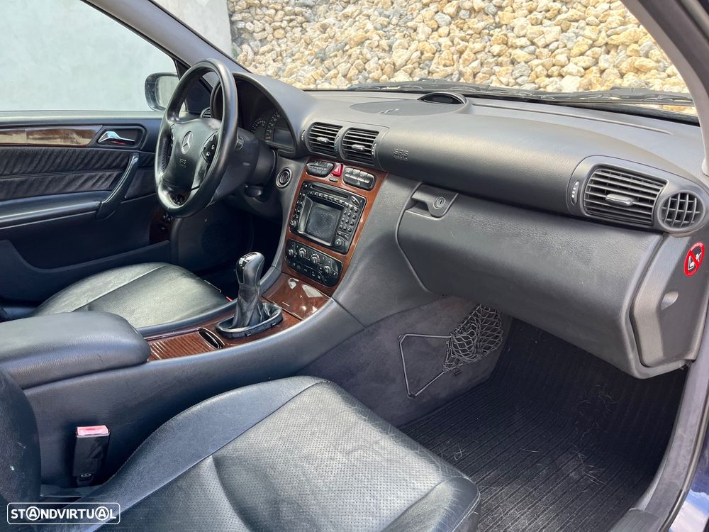 Mercedes-Benz C 200 - 22