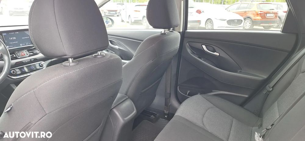 Hyundai i30 1.5 110CP 5DR M/T Highway - 11