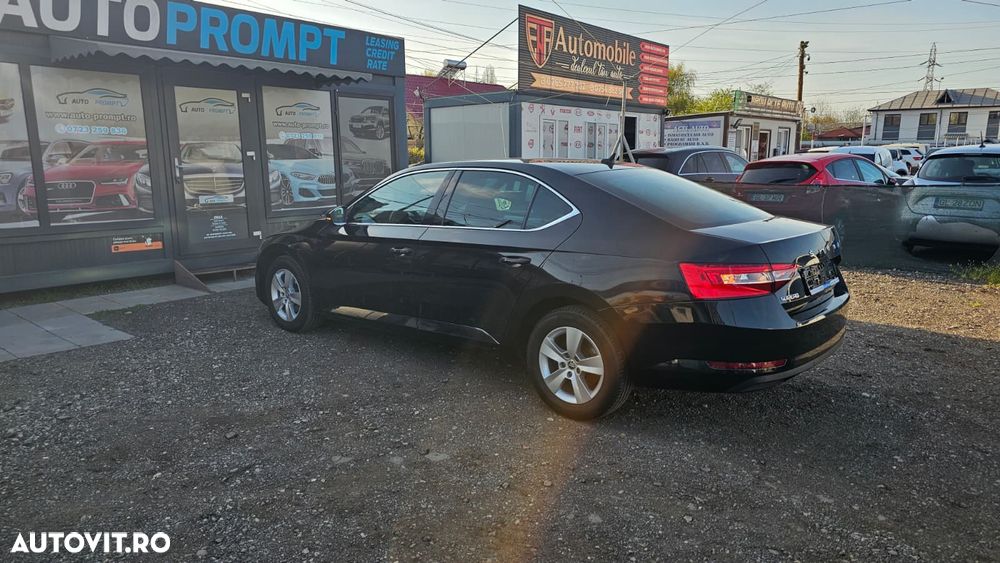 Skoda Superb 2.0 TDI DSG Premium Edition - 6