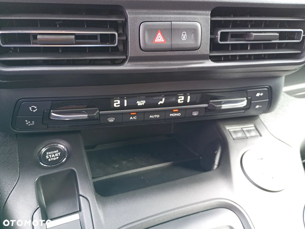 Opel Combo MPV L2 1.5 130KM Automat - 26