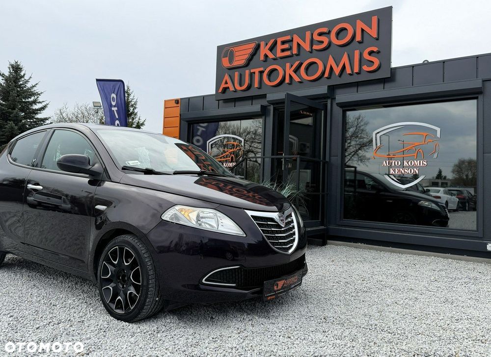 Lancia Ypsilon 0.9 Black&Red S&S - 9
