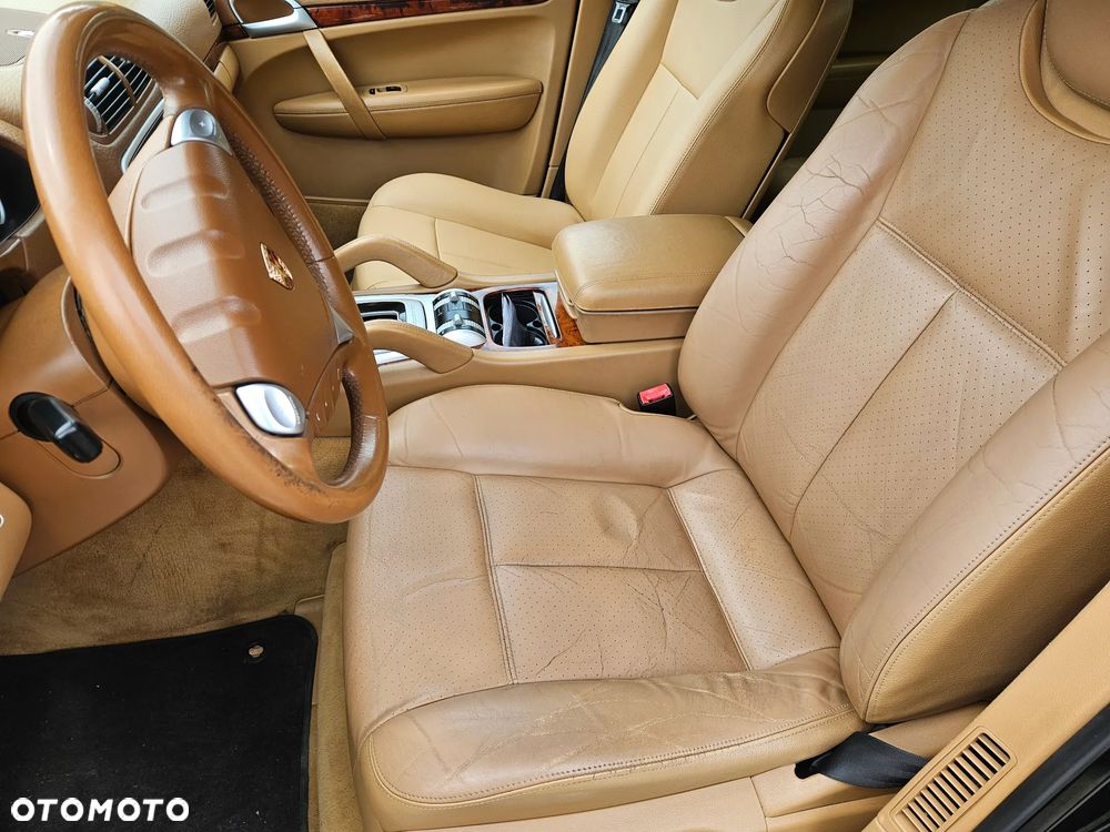Porsche Cayenne - 6