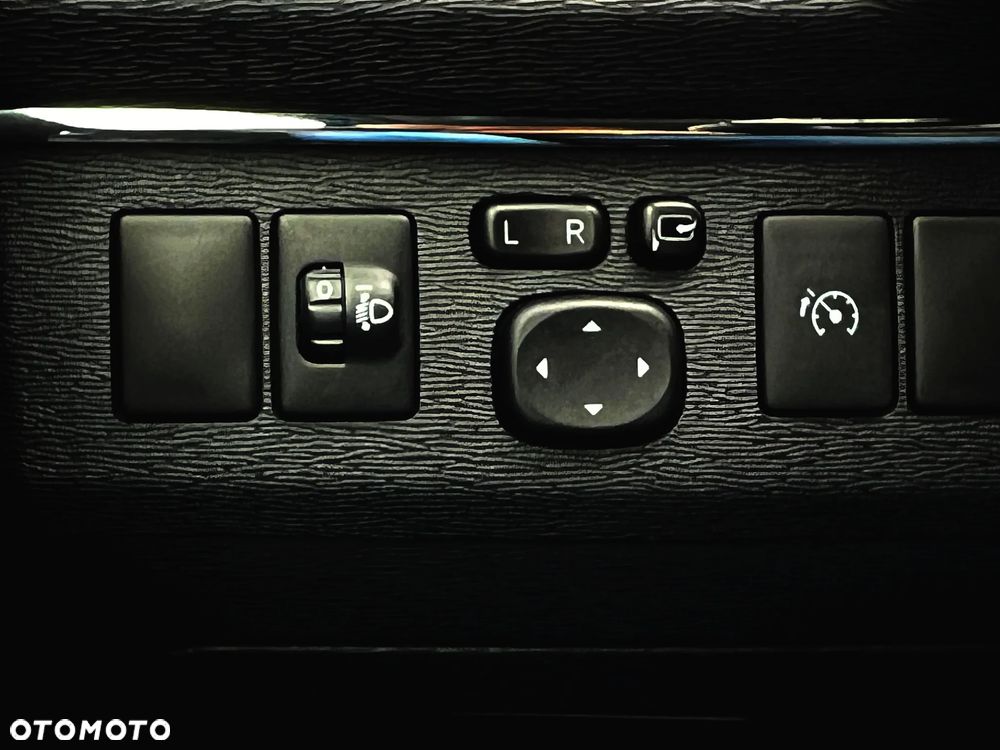 Toyota Avensis 1.8 Premium - 30