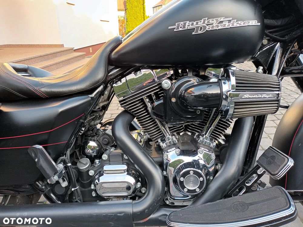 Harley-Davidson Touring Street Glide - 3
