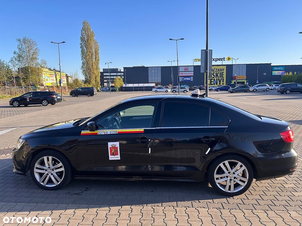 Volkswagen Jetta - 4