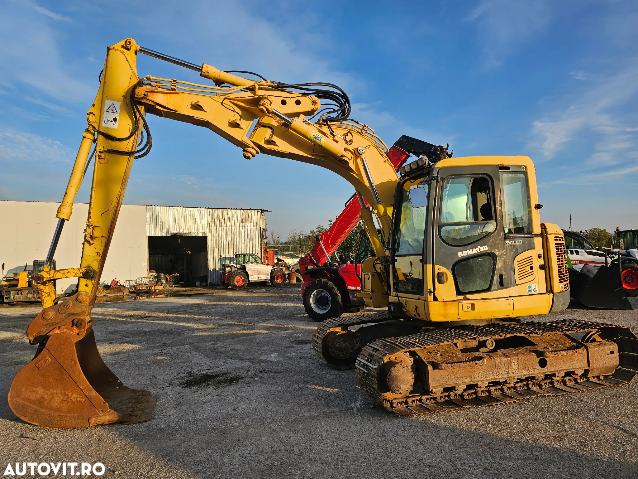 Komatsu PC 138 USLC-8 excavator pe senile compact - 3