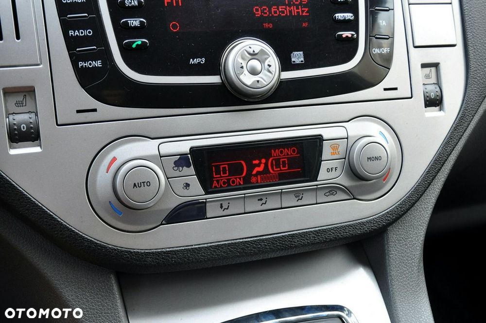 Ford Kuga - 31