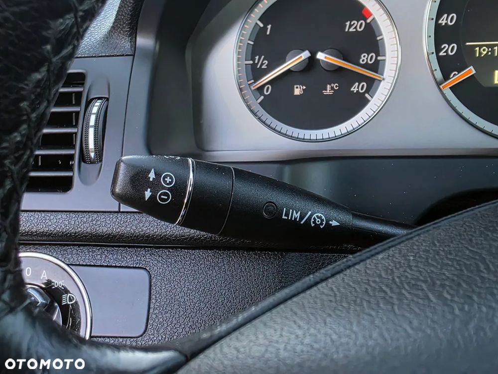 Mercedes-Benz Klasa C 200 CDI DPF Automatik Avantgarde - 28