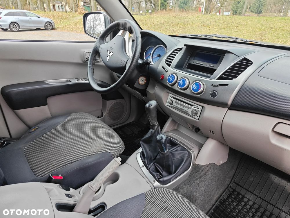 Mitsubishi L200 2.5 DID Intense - 12