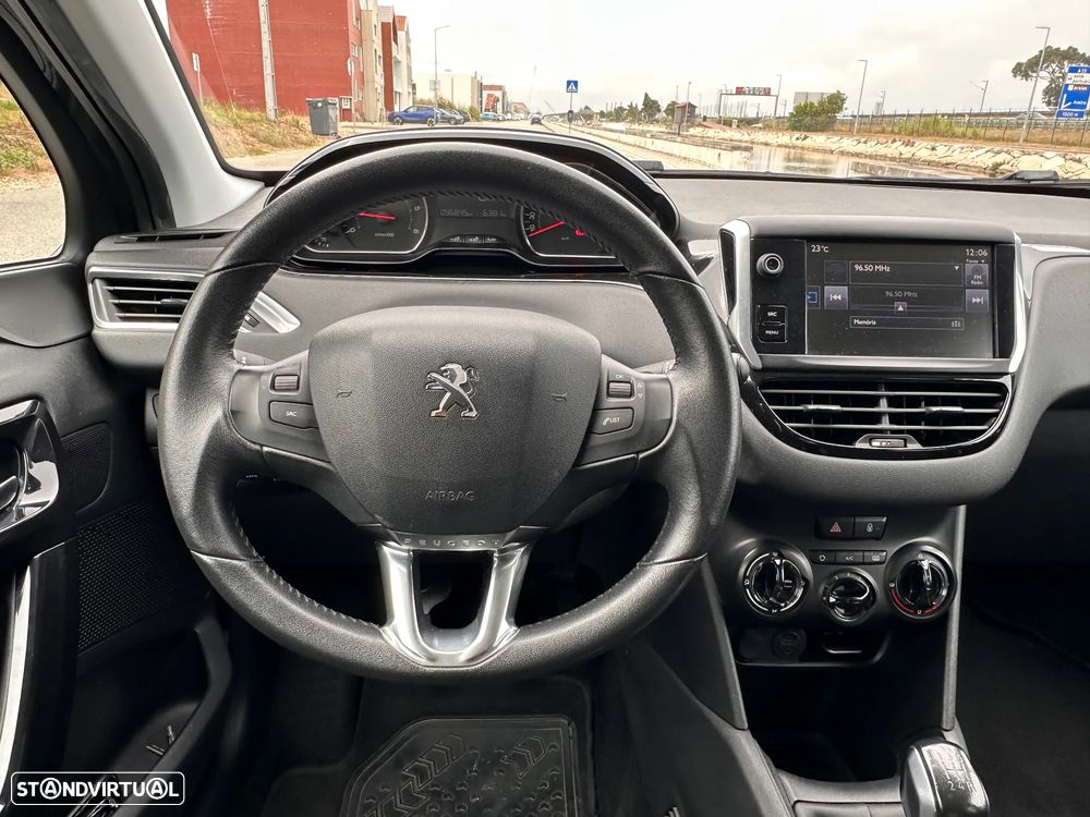 Peugeot 208 1.4 HDi SE Style - 19
