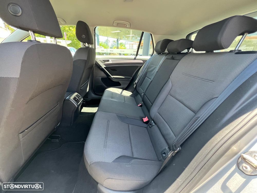 Volkswagen Golf 1.6 TDi GPS Edition — fotografia 6