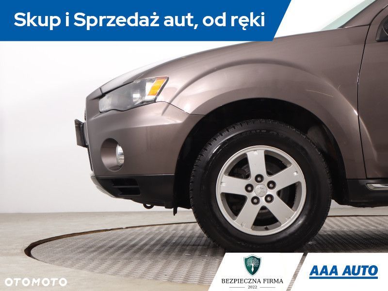Mitsubishi Outlander - 15