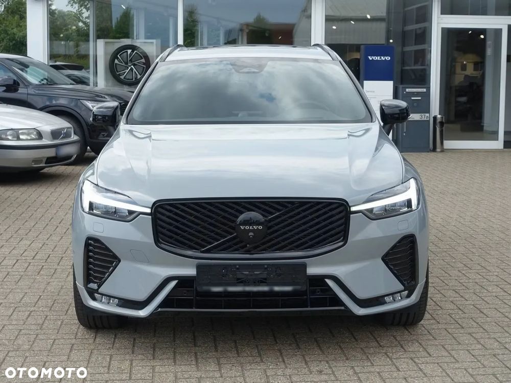 Volvo XC 60 B5 B AWD Ultra Black Edition - 4