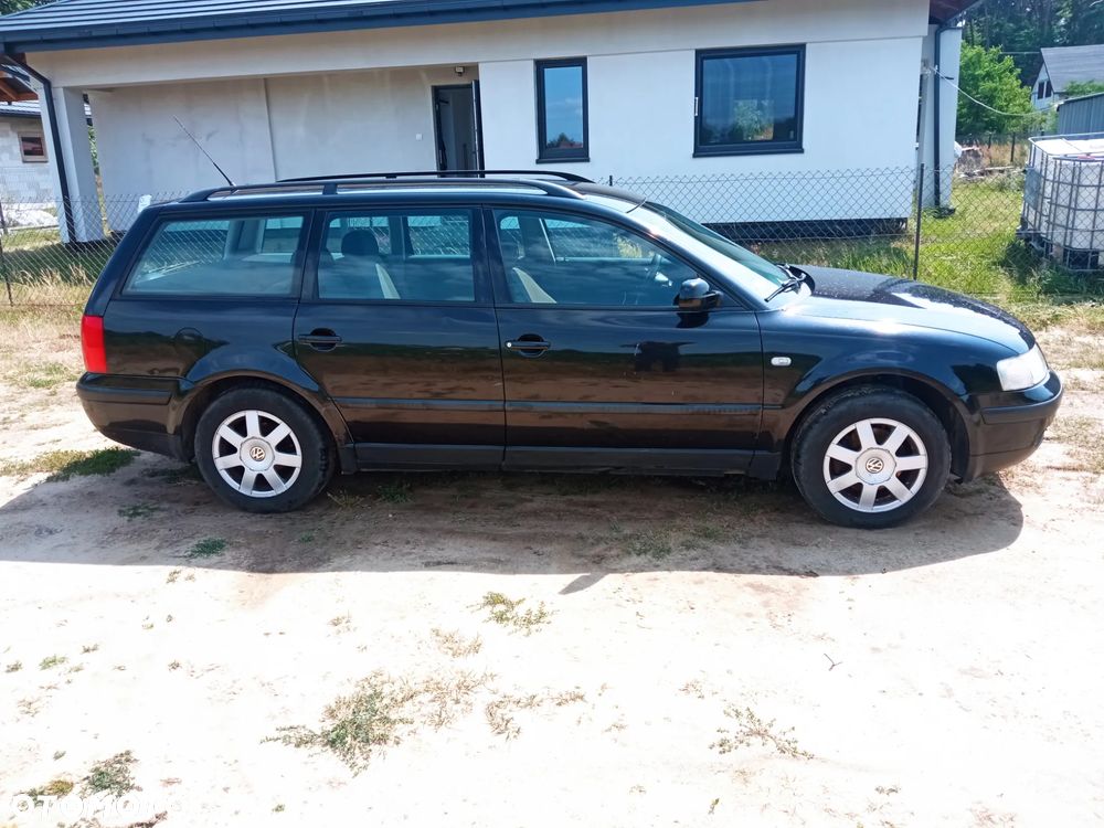 Volkswagen Passat 1.9 TDI CL - 2