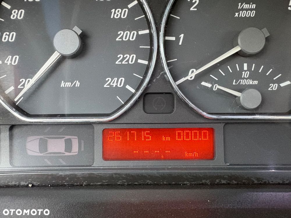 BMW Seria 3 323i - 34