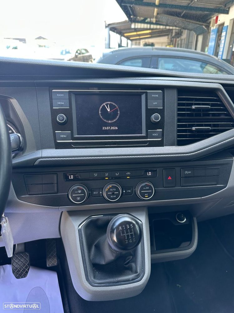 VW Caravelle 2.0 TDI Comfortline - 12