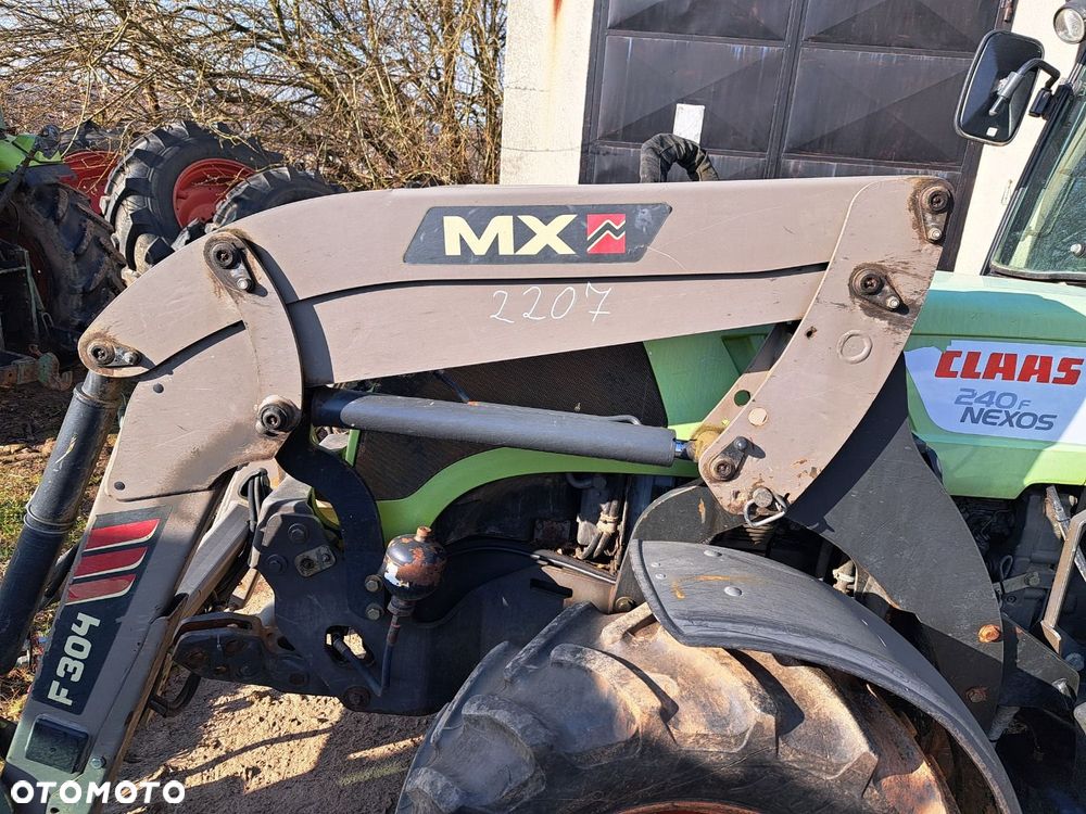 Claas Nexos 240F 4X4 - 32