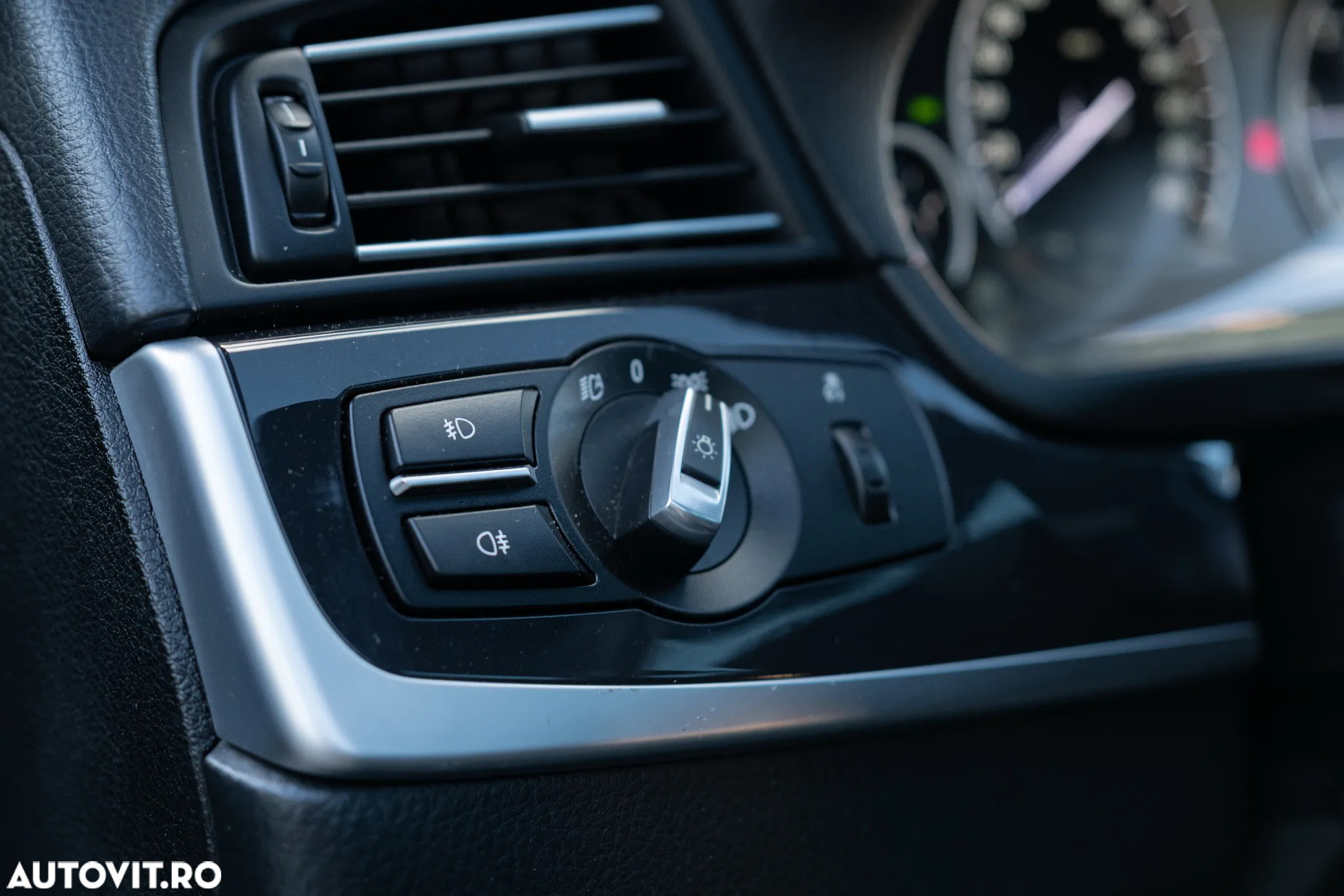 BMW Seria 5 520d xDrive - 31