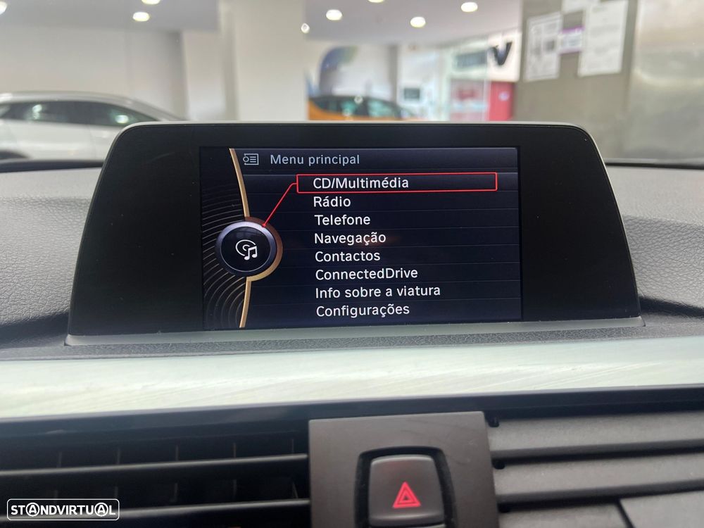 BMW 318 d Touring Navigation Sport Auto - 30