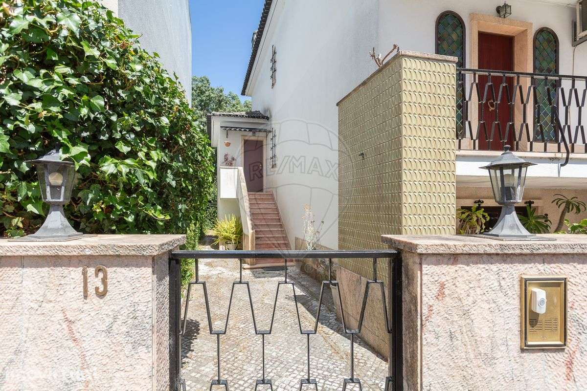 Moradia T7 para venda - Grande imagem: 2/50