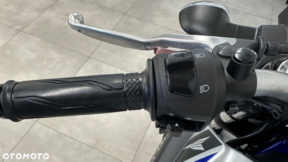 Yamaha MT - 7