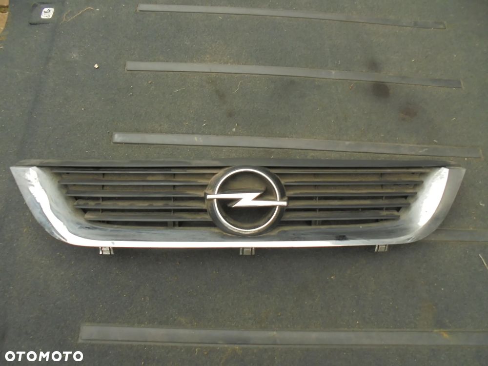OPEL VECTRA B ATRAPA GRILL 90505722 - 1