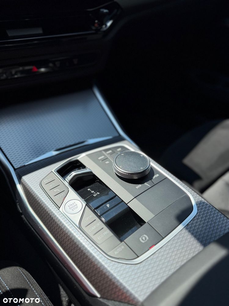 BMW Seria 3 320i M Sport - 13