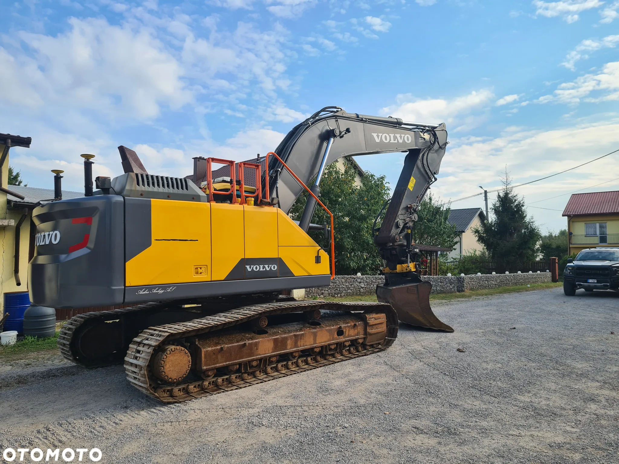 Hitachi ZX 300 LC-6 - 13