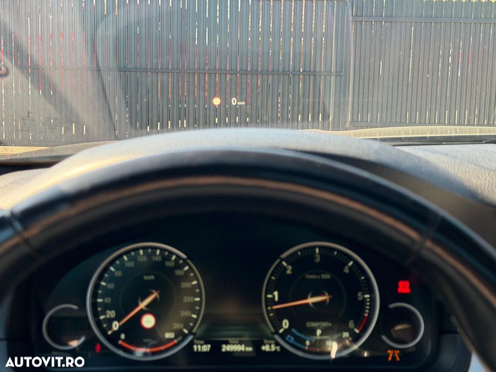 BMW Seria 5 535d xDrive - 11