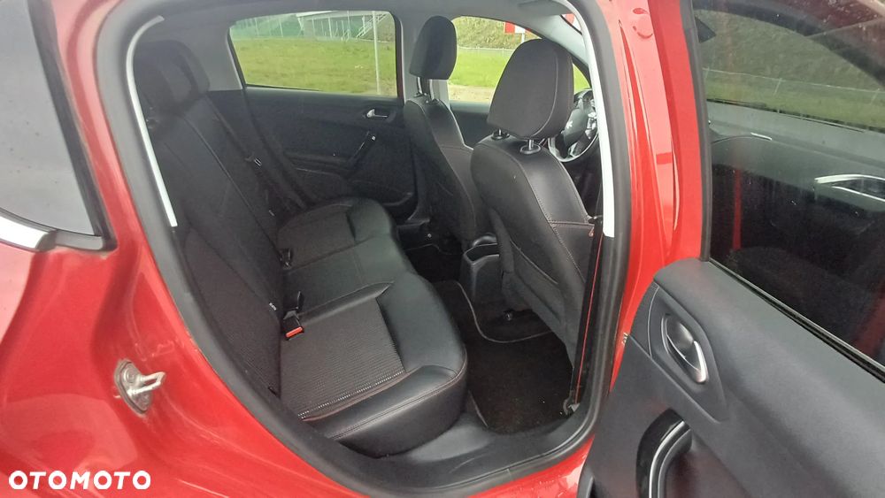 Peugeot 208 - 14