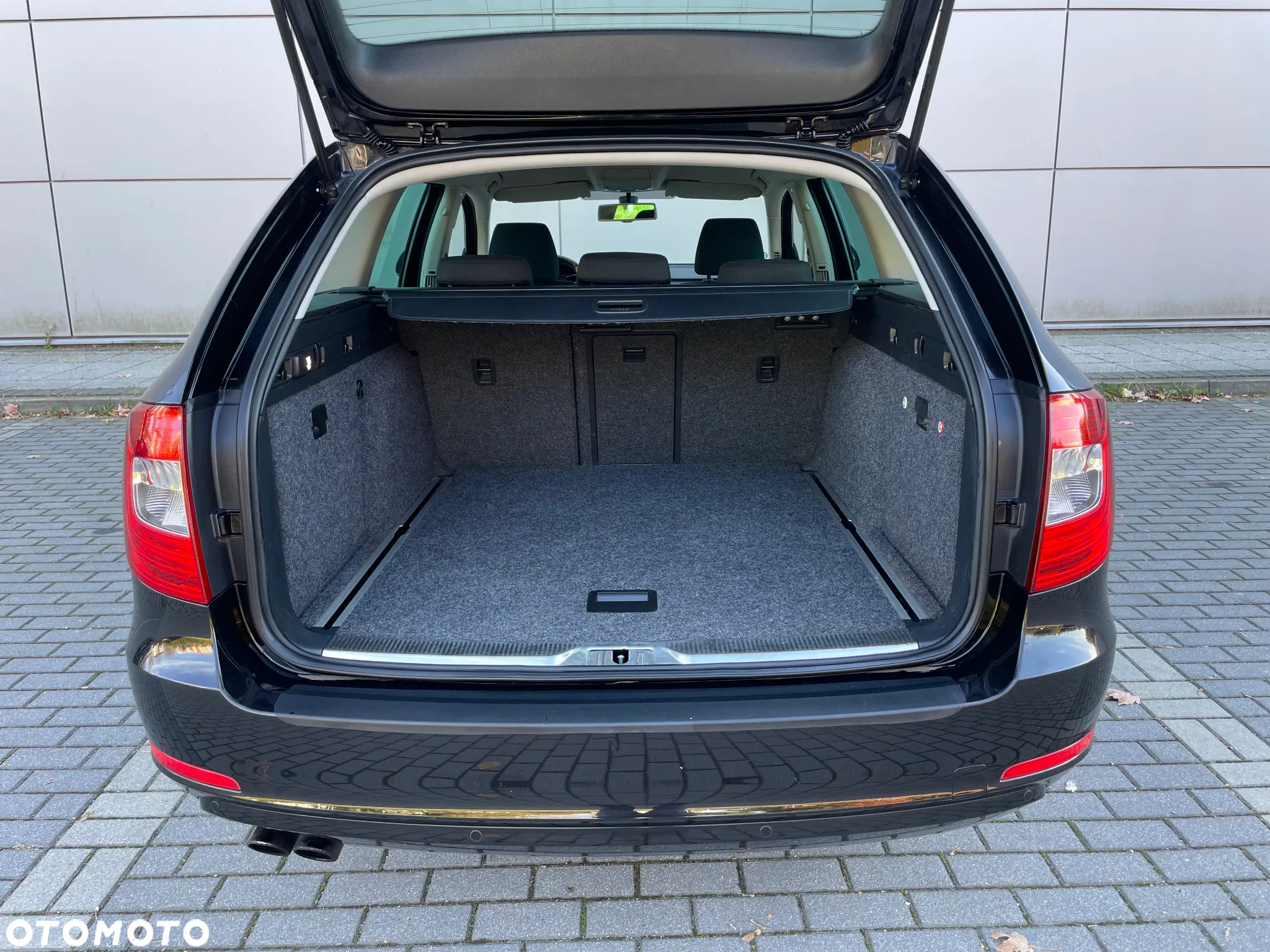 Skoda Superb 2.0 TDI Elegance DSG - 16