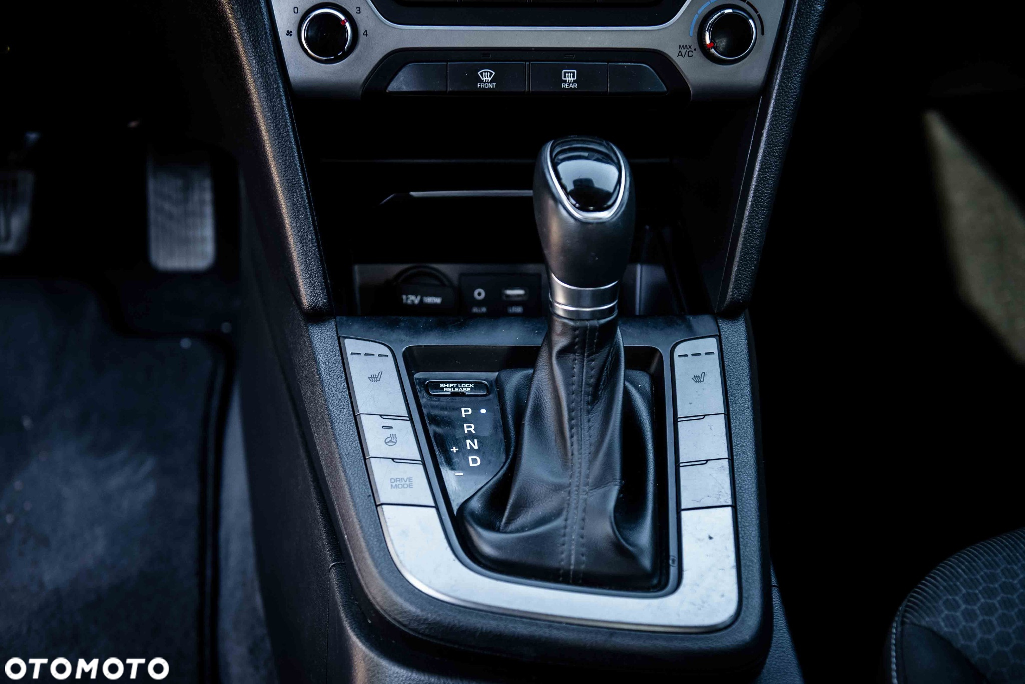 Hyundai Elantra - 17