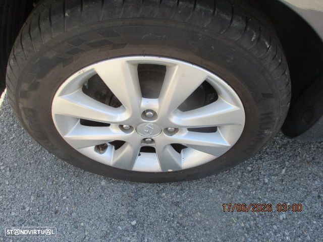 Hyundai i20 1.1 CRDi Blue Access+Bluetooth - 11