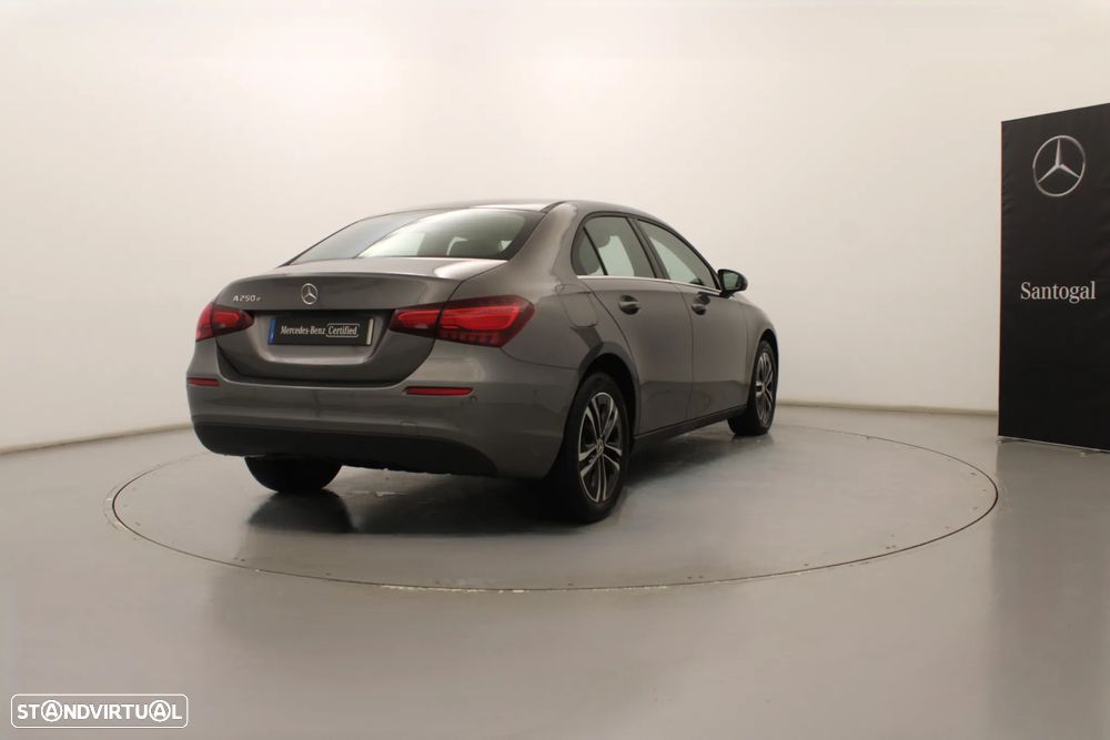 Mercedes-Benz A 250 Limousine e - 7