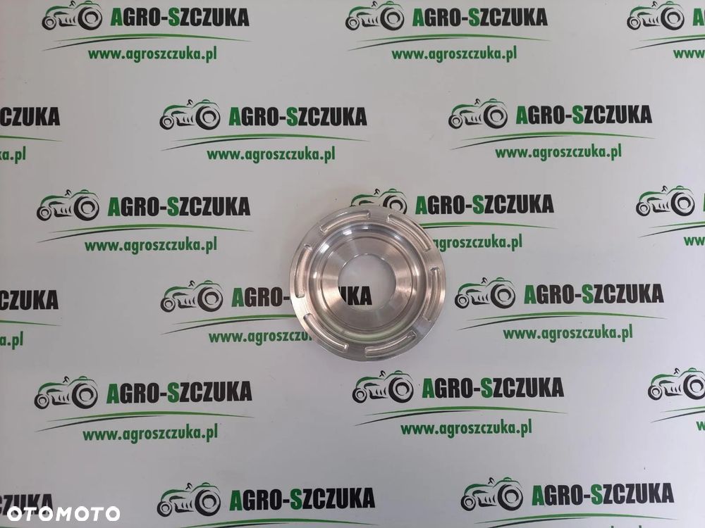 TŁOK KOSZA SKRZYNI BIEGÓW A159239 McCORMICK - 1