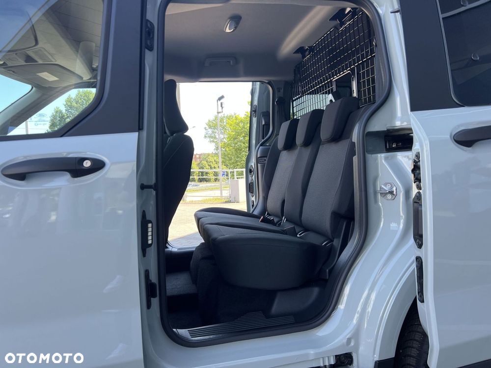 Ford Transit Courier - 35